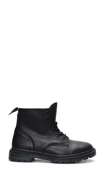 Wrangler Spike Chukka boot with laces in black